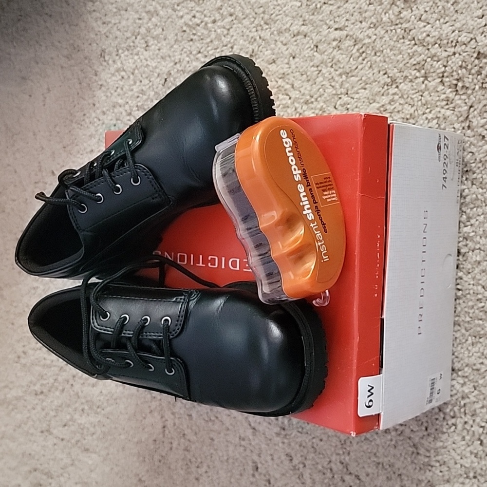 Predictions, 6W, black, women's shoe with shoe polish